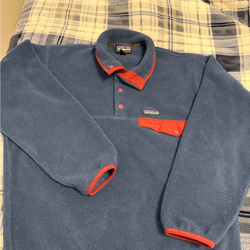 Patagonia Unisex Blue and Red Fleece Pullover